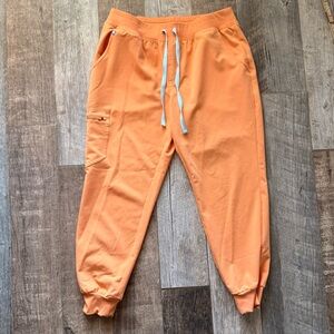 Figs Zamora Jogger Scrub Pants orange size large Petite